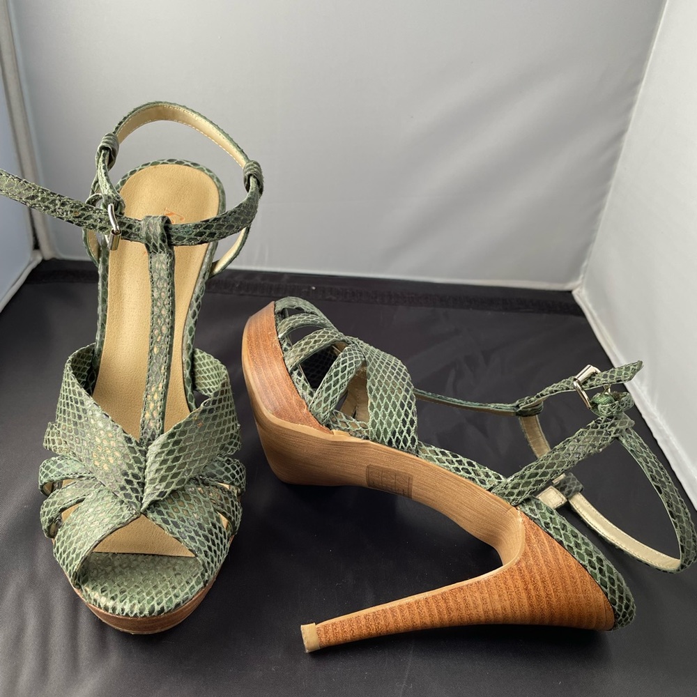 Green Peep Toe for Spring - Picture 3 of 7